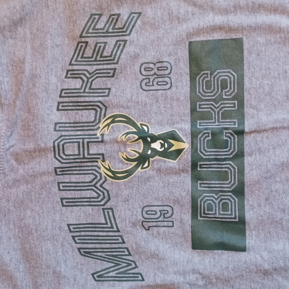 Kids Small Milwaukee Bucks 47 Shirt #eshopchicago - Picture 2 of 4